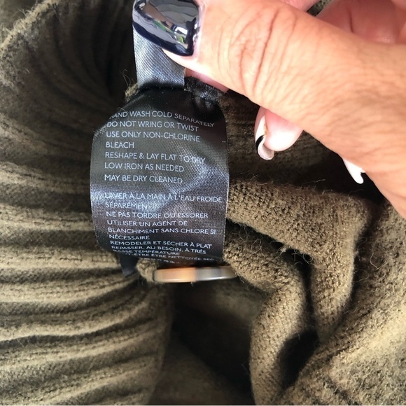 By Anthropologie Moss Green Button Shoulder Sweater Large - Picture 9 of 10